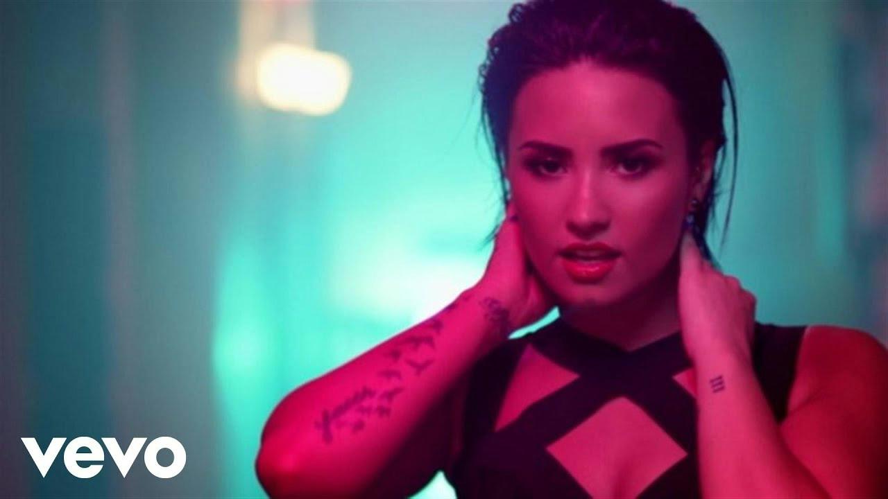 Demi Lovato - Cool for the Summer | Lyrics song ngữ | CapyLear